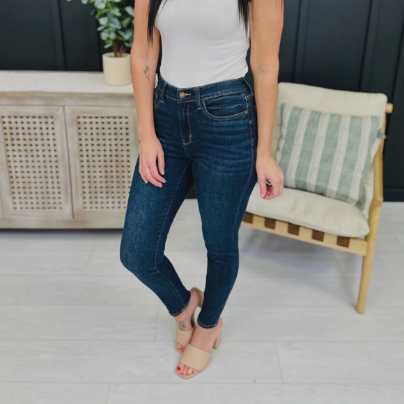 Judy Blue Denim - Judy Blue Jeans Straight Fit Size 15/32 Dark Wash